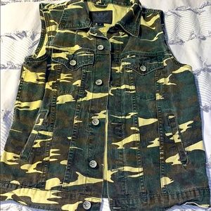 CAMO Vest